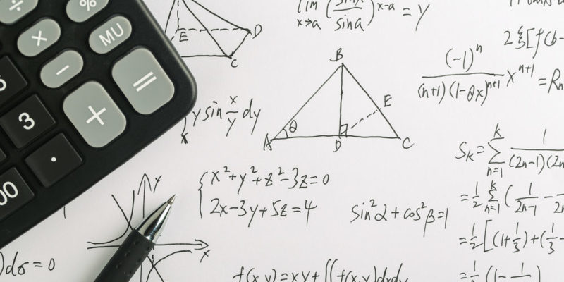 Geometri mempelajari angka-angka dan kaitannya dengan ruang.